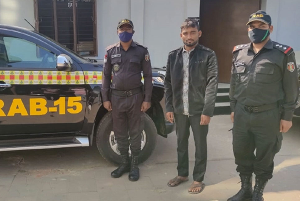 কক্সবাজারের হোটেলে আটকে রেখে স্কুলছাত্রীকে ধর্ষণ, আসামি গ্রেফতার