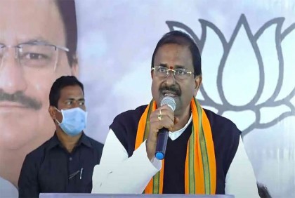 ভোট দিলে মদের দাম কমানোর প্রতিশ্রুতি বিজেপি নেতার