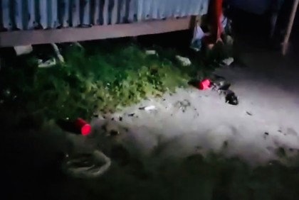 আমিনবাজারে নৌকার অফিসে ককটেল বিস্ফোরণ, আগুন