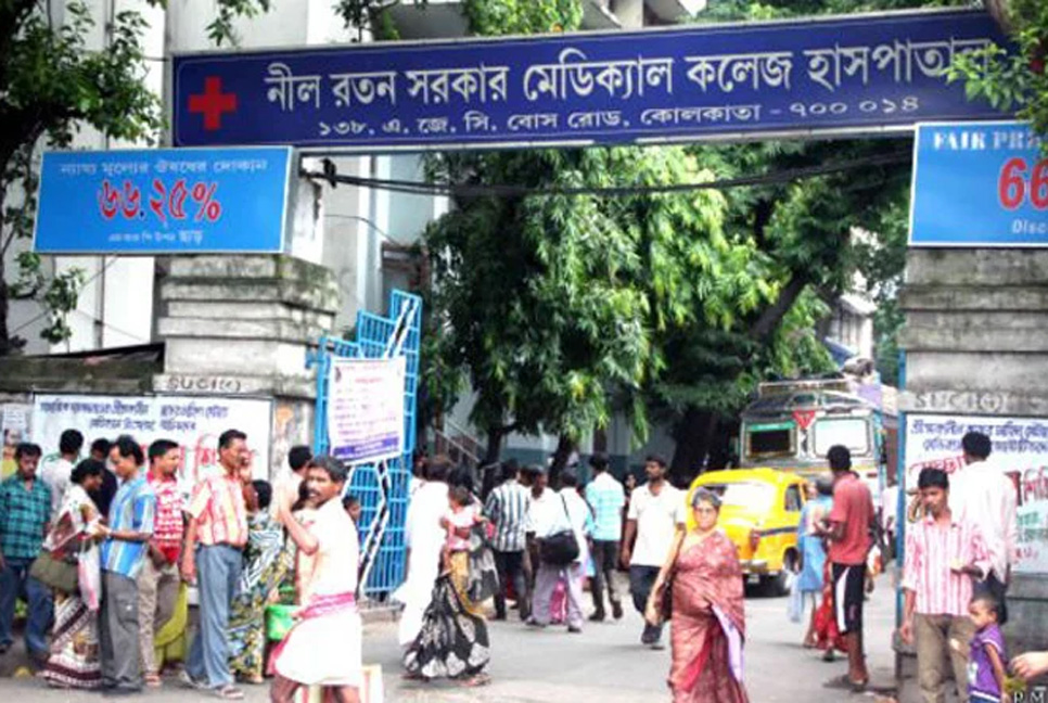 ৪ দিন ধরে হাসপাতালের লিফটে আটকে ছিলেন বৃদ্ধা!

