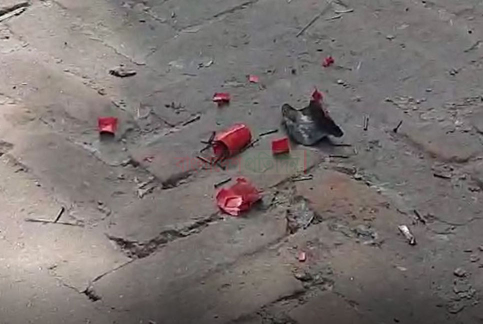 শরীয়তপুরে কুড়িয়ে পাওয়া ককটেল বিস্ফোরণে ৩ শিশু আহত