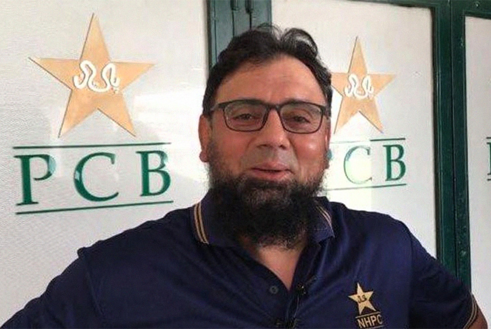 পাকিস্তান দলের হেড কোচের পদত্যাগ