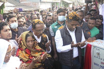 বরিশাল সিটি করপোরেশনের নিজস্ব তহবিলে নির্মিত সড়কের উদ্বোধন