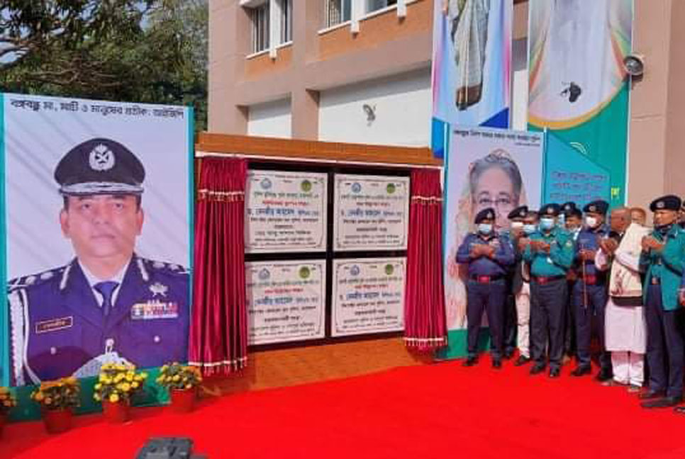 রাজশাহীতে মুক্তিযুদ্ধ স্মৃতি জাদুঘরের ভিত্তিপ্রস্তর স্থাপন করলেন আইজিপি