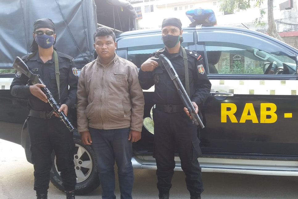 চাকরি দেয়ার নামে প্রতারণা, গ্রেফতার ২