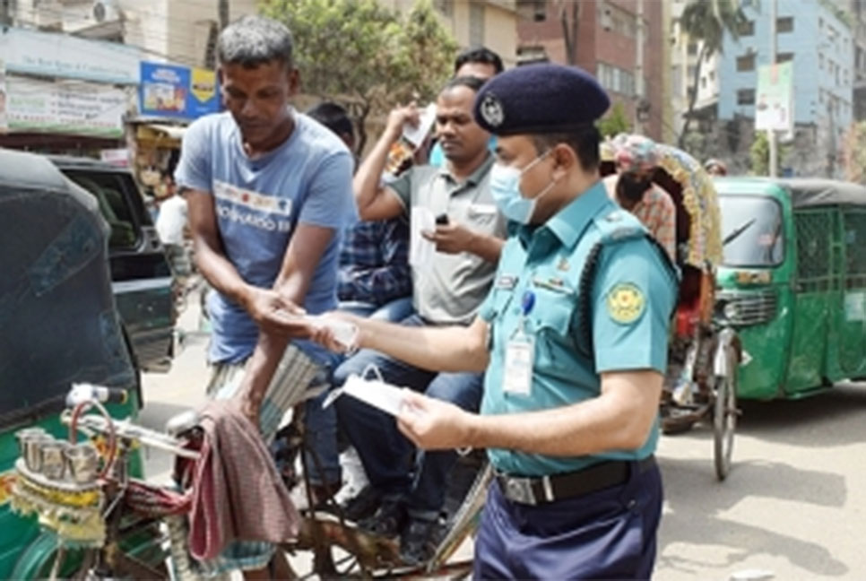 মাস্ক পরা বাধ্যতামূলক, জরিমানা করবে মোবাইল কোর্ট