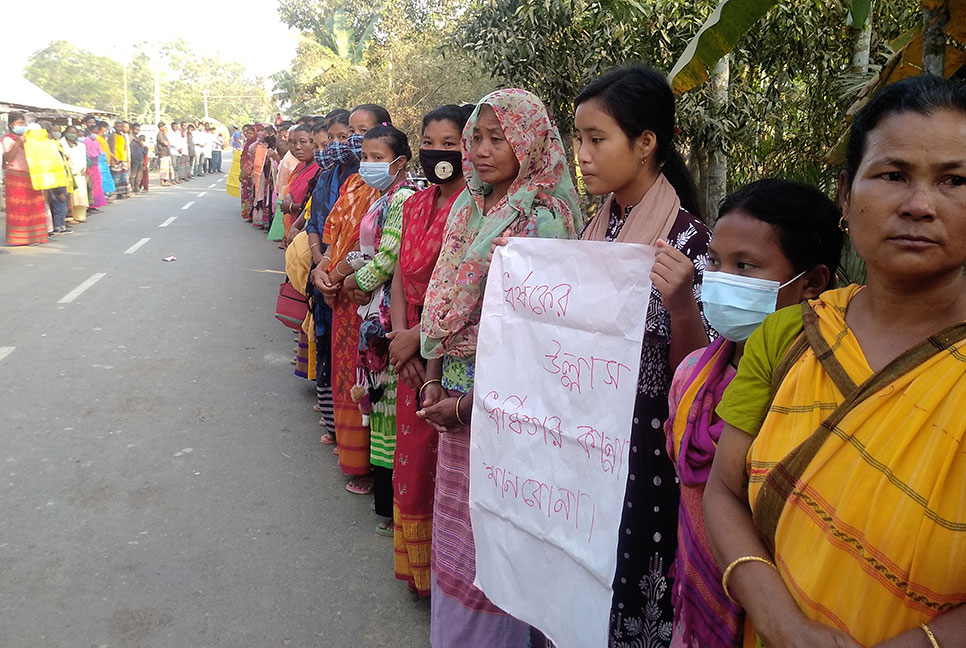 হালুয়াঘাটে গণধর্ষণের শিকার দুই কিশোরী, প্রতিবাদে মানববন্ধন