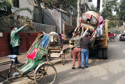 প্রথম দিনের অভিযানে ১৫ ব্যাটারিচালিত রিকশা জব্দ