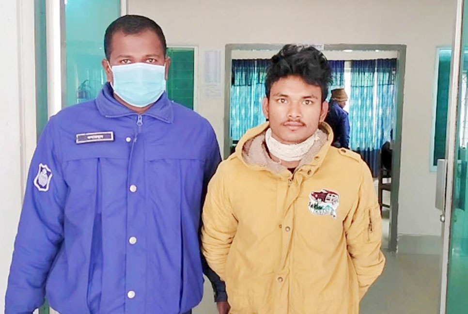 ফুলবাড়ী সীমান্তে ভারতীয় নাগরিক আটক