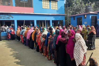 কঠোর নিরাপত্তায় সাতক্ষীরায় ভোটগ্রহণ চলছে
