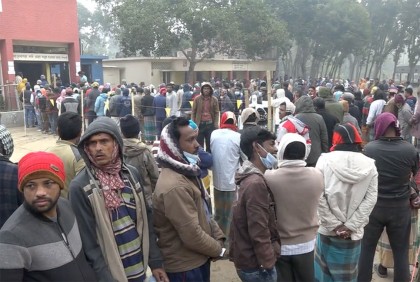 যশোরে দুই উপজেলায় উৎসবমুখর পরিবেশে ভোট