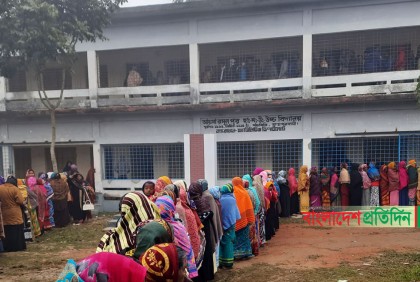 ভোটারের ব্যালট কেড়ে চেক করছিলেন নৌকার এজেন্ট, অতঃপর...