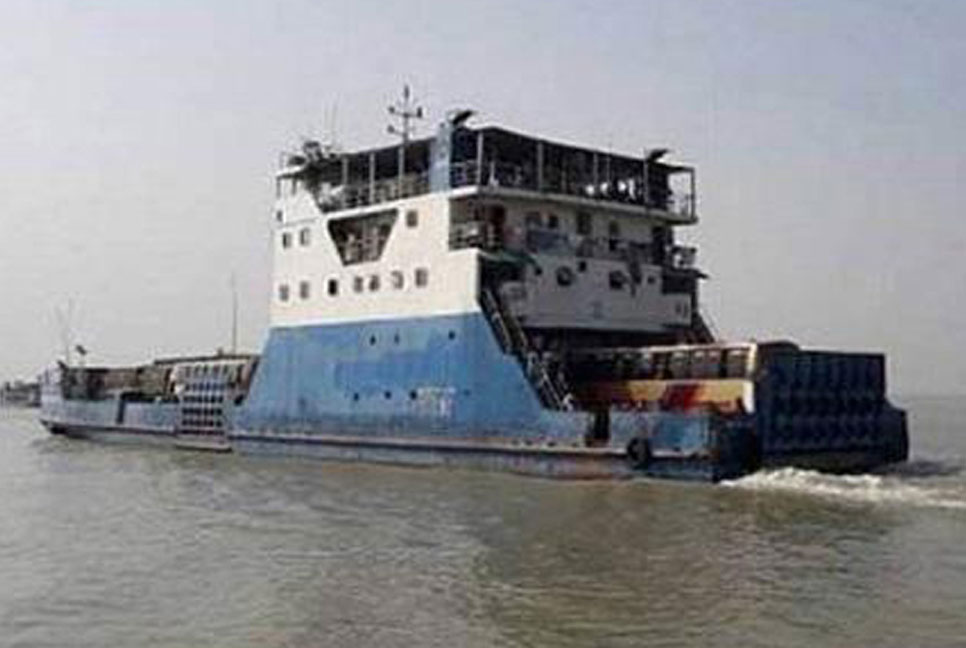 পাটুরিয়া-দৌলতদিয়া নৌরুটে ফেরি চলাচল শুরু