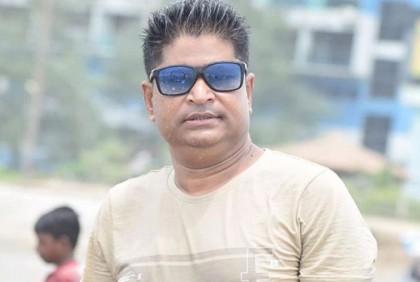 নৌকার প্রার্থী পালালেন জানালা ভেঙে!

