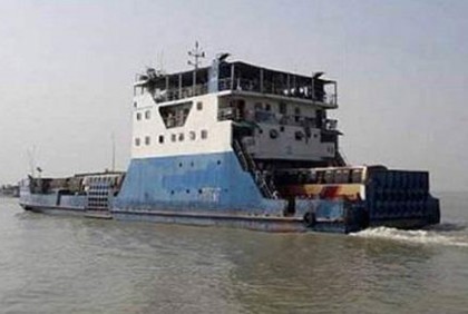 পাটুরিয়া-দৌলতদিয়া নৌরুটে ফেরি চলাচল শুরু