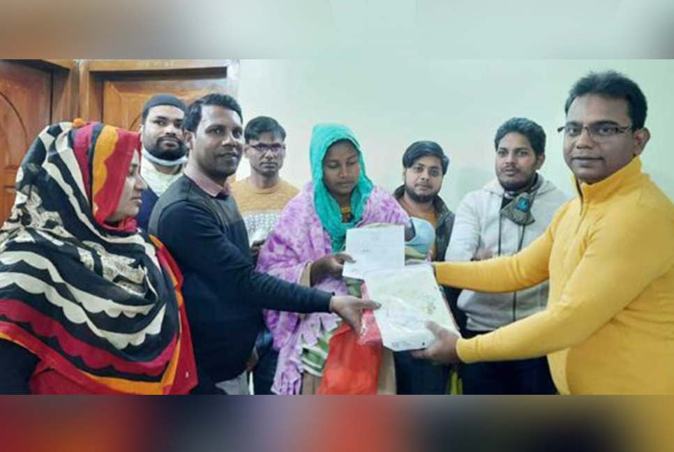 শিশুর জন্মনিবন্ধন করলেই উপহার