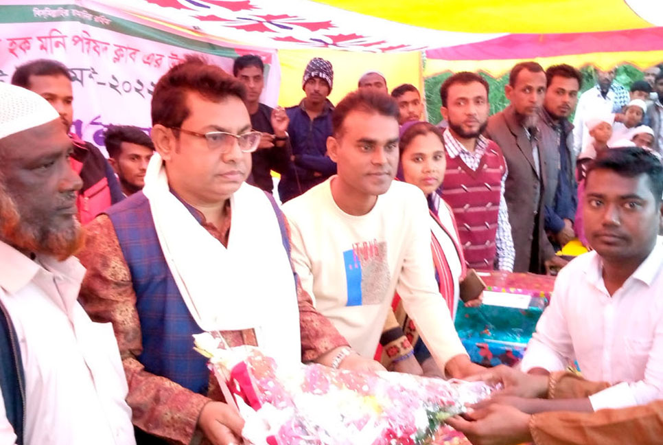 কলাপাড়ায় ক্রিকেট টুর্নামেন্টের পুরস্কার বিতরণ