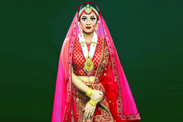 বধূ সাজে দীঘি