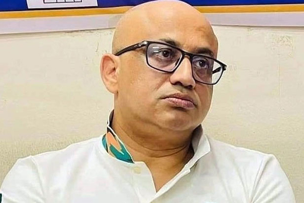 ডা. মুরাদের পক্ষে-বিপক্ষে মিছিল, পুলিশের সঙ্গে সংঘর্ষ