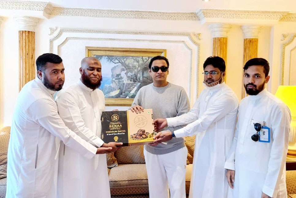 মরুর বুকে বাংলাদেশি উদ্যোক্তা জিয়াউরের সাফল্য