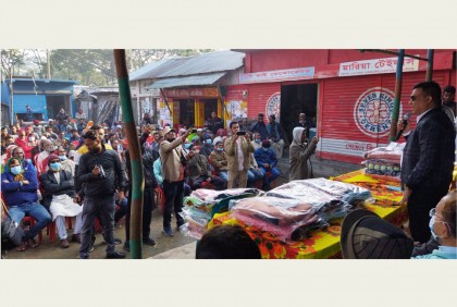 মোরেলগঞ্জে অসচ্ছল পরিবারের মাঝে বিএনপির কম্বল বিতরণ