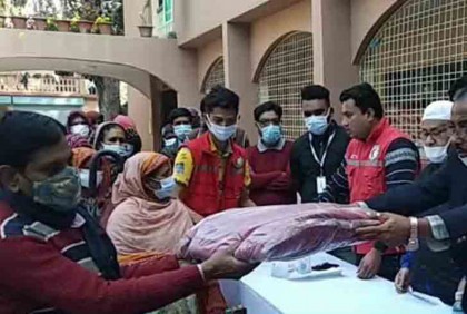 মেহেরপুর শতাধিক শীতার্তদের মাঝে শীতবস্ত্র বিতরণ