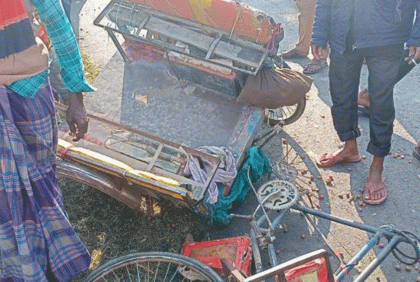 জয়পুরহাটে কার্ভাড ভ্যানের ধাক্কায় ভ্যানচালকসহ নিহত ২ 
