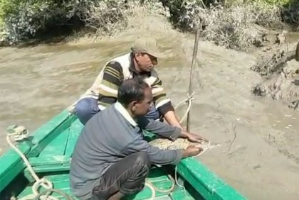 ৯৯৯-এ ফোনে সুন্দরবনের কুমির উদ্ধার