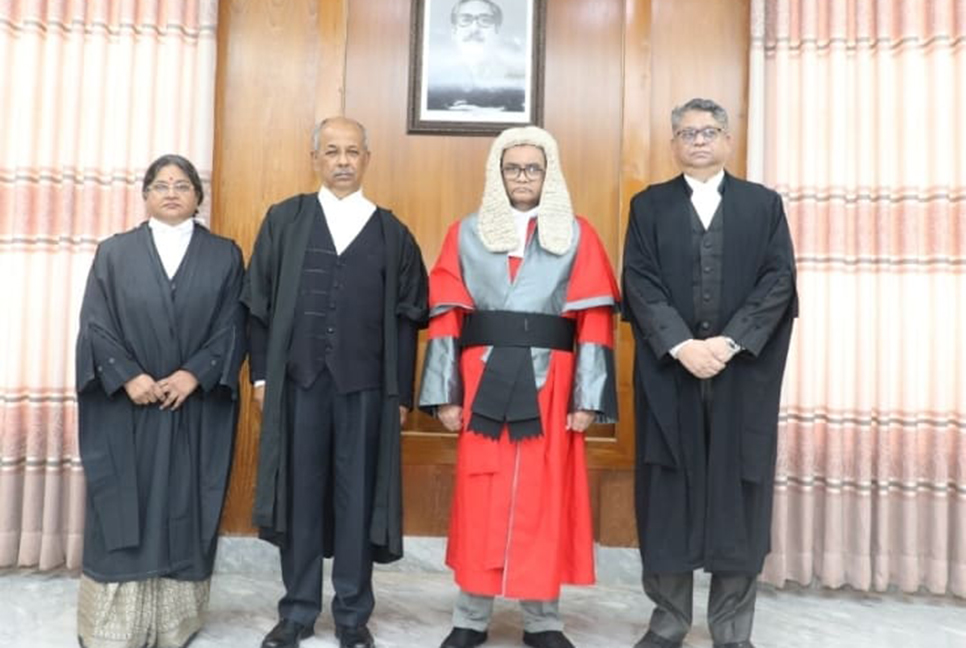 শপথ নিলেন আপিল বিভাগে নিয়োগ পাওয়া তিন বিচারপতি