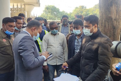মেহেরপুর পাসপোর্ট অফিসে দালালের একমাসের কারাদণ্ড