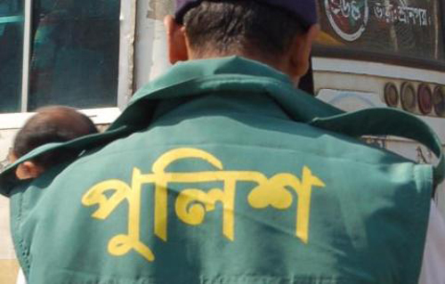 নগরে অবৈধ যান, টোকেন দেয় পুলিশ!