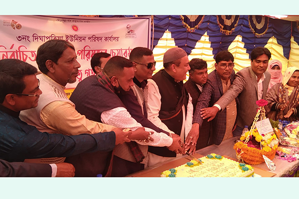জনতার সেবক হওয়ার ঘোষণা দিয়ে দায়িত্ব গ্রহণ করলেন ইউপি চেয়ারম্যান