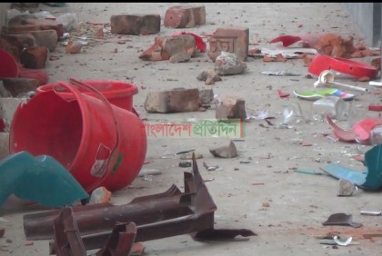 যশোরে আওয়ামী লীগ অফিসে বোমা হামলা, আটক ৪