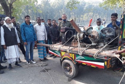 হাতিয়ায় অবৈধভাবে বালু উত্তোলন করায় ৫ ড্রেজার জব্দ