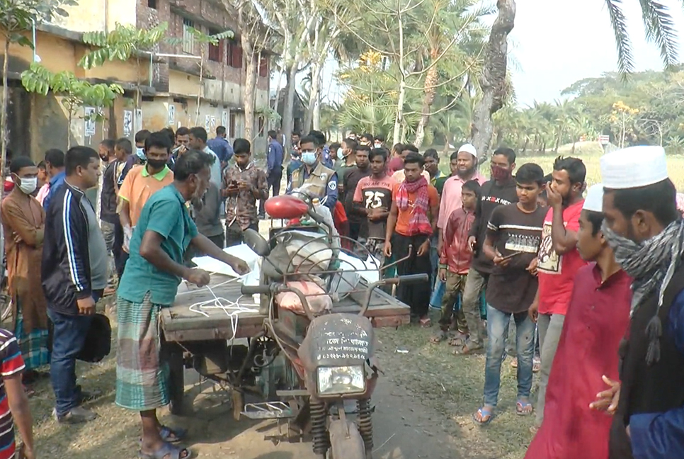স্কুলের সেফটি ট্যাংক থেকে নারীর মরদেহ উদ্ধার