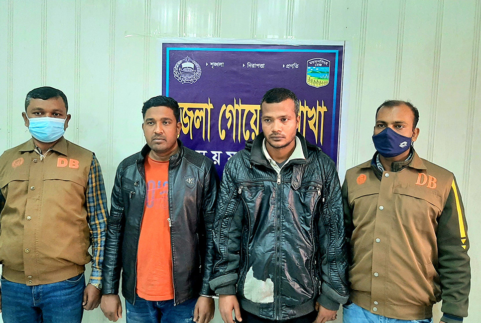 খাটের নিচে মিলল চুরি হওয়া ১৬৬ ব্যাটারি