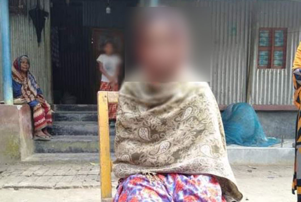 বিয়ের দাবিতে প্রেমিকার অনশন