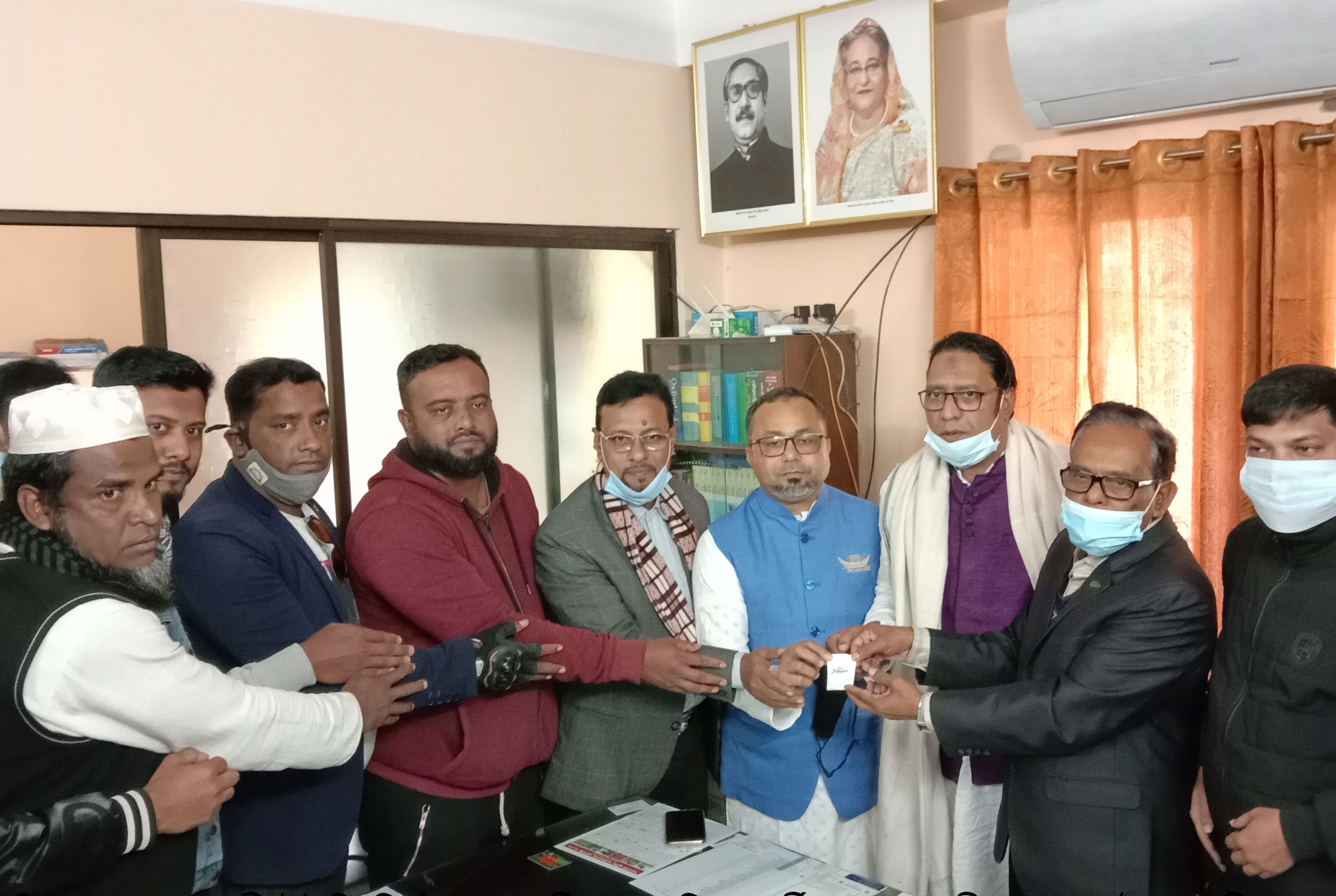বিশ্বনাথে ইউপি নির্বাচনে প্রার্থীদের মধ্যে প্রতীক বরাদ্দ