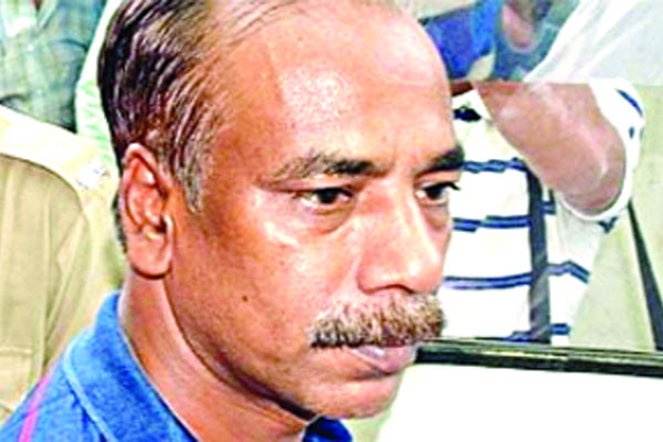 কনডেমড সেলে থেকেও আলোচনায় নূর হোসেন