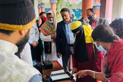 নাসিক নির্বাচনে চলছে মক ভোটিং 