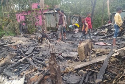 চকরিয়ায় আগুনে দুই ভাইয়ের বসতঘর পুড়ে ছাই