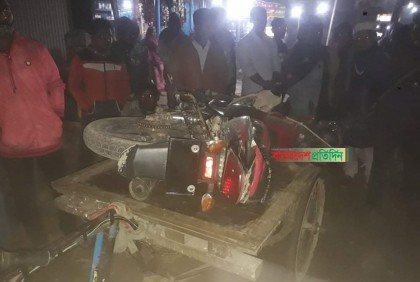 ময়মনসিংহে ট্রাকচাপায় ৩ মোটরসাইকেল আরোহী নিহত