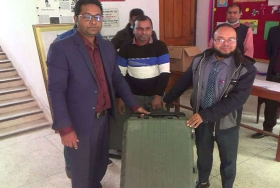নাটোরে দুই পৌরসভায় প্রথমবার ইভিএমে ভোট