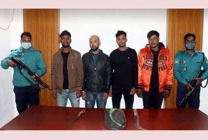 বরিশালে দেশীয় অস্ত্রসহ আটক চার যুবক কারাগারে