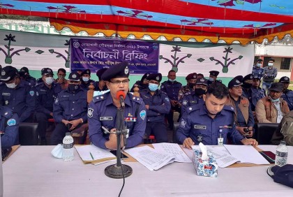 নোয়াখালী পৌরসভায় ইভিএমে ভোট : কেন্দ্রে কেন্দ্রে পাঠানো হচ্ছে সরঞ্জাম