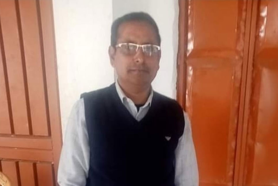 ট্রাকের ধাক্কায় প্রাণ গেল স্কুল শিক্ষকের