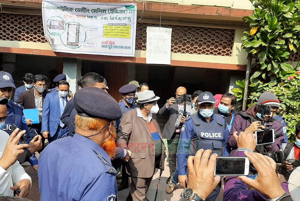 বিদায়লগ্নে একটি ভালো নির্বাচন দেখতে চাই : ইসি মাহবুব