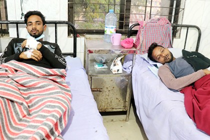 সিংড়ায় স্কুলের দপ্তরিকে মারপিটের অভিযোগ
