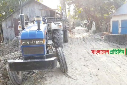 সংস্কারের দুই বছরের মধ্যে চলাচল অনুপযোগী বরগুনার ১৫ রাস্তা