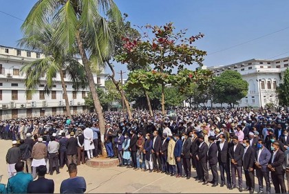 সুপ্রিম কোর্টের অবসরপ্রাপ্ত বিচারক টি এইচ খানের জানাজা সম্পন্ন